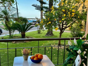 Charming Beachfront Apartment, Estepona